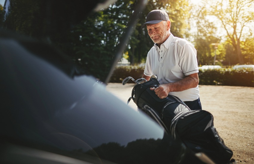 traveling with golf clubs